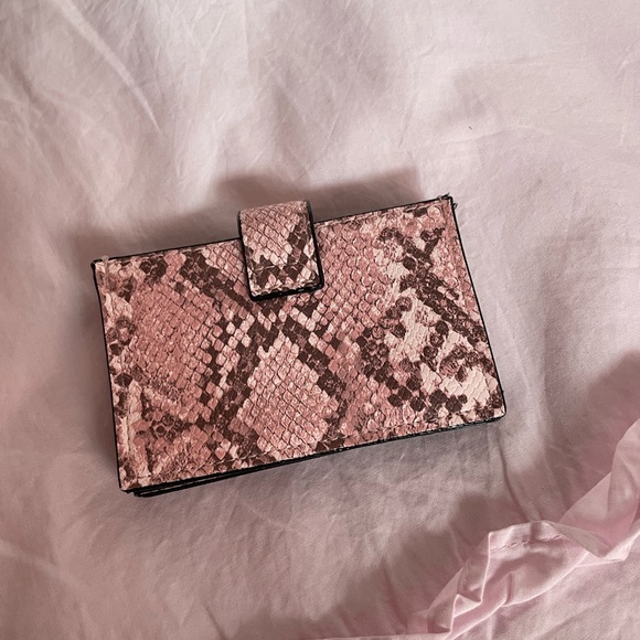 Victoria Secret Croc Print Card Wallet - Picture 2 of 3
